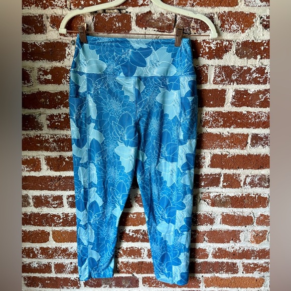 Starting Point Blue Floral High Rise 7/8” leggings - Picture 3 of 4